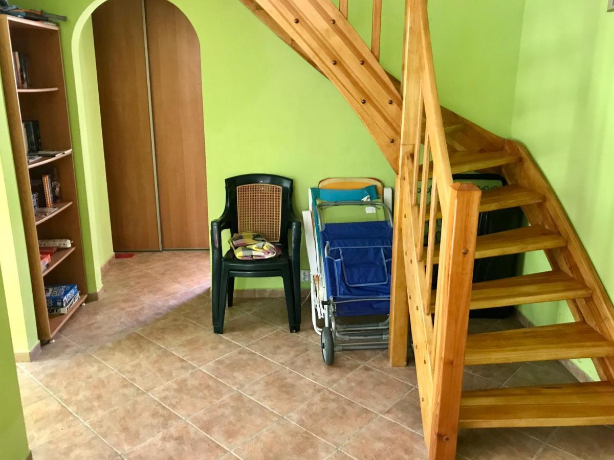 Zolty Domek Nad Jeziorem Lubniewice Exterior foto